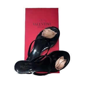 Valentino Garavani Atelier Rubber Floral Print Sandals!!